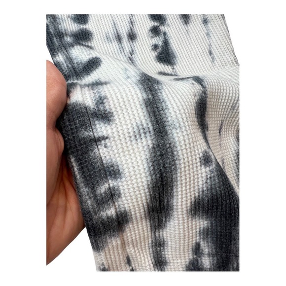 Design Lab Women's Black/White Tie Dye A-line Waffle Sleeveless Top- Multi Sizes - Picture 3 of 4